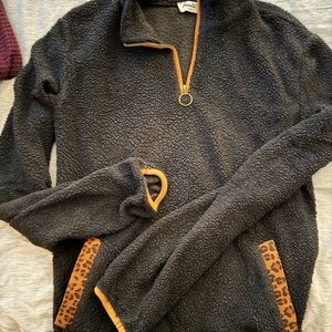 Amalli Talli quarter zip fleece size M